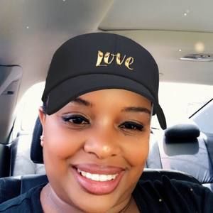 Meet your Posher, Donielle